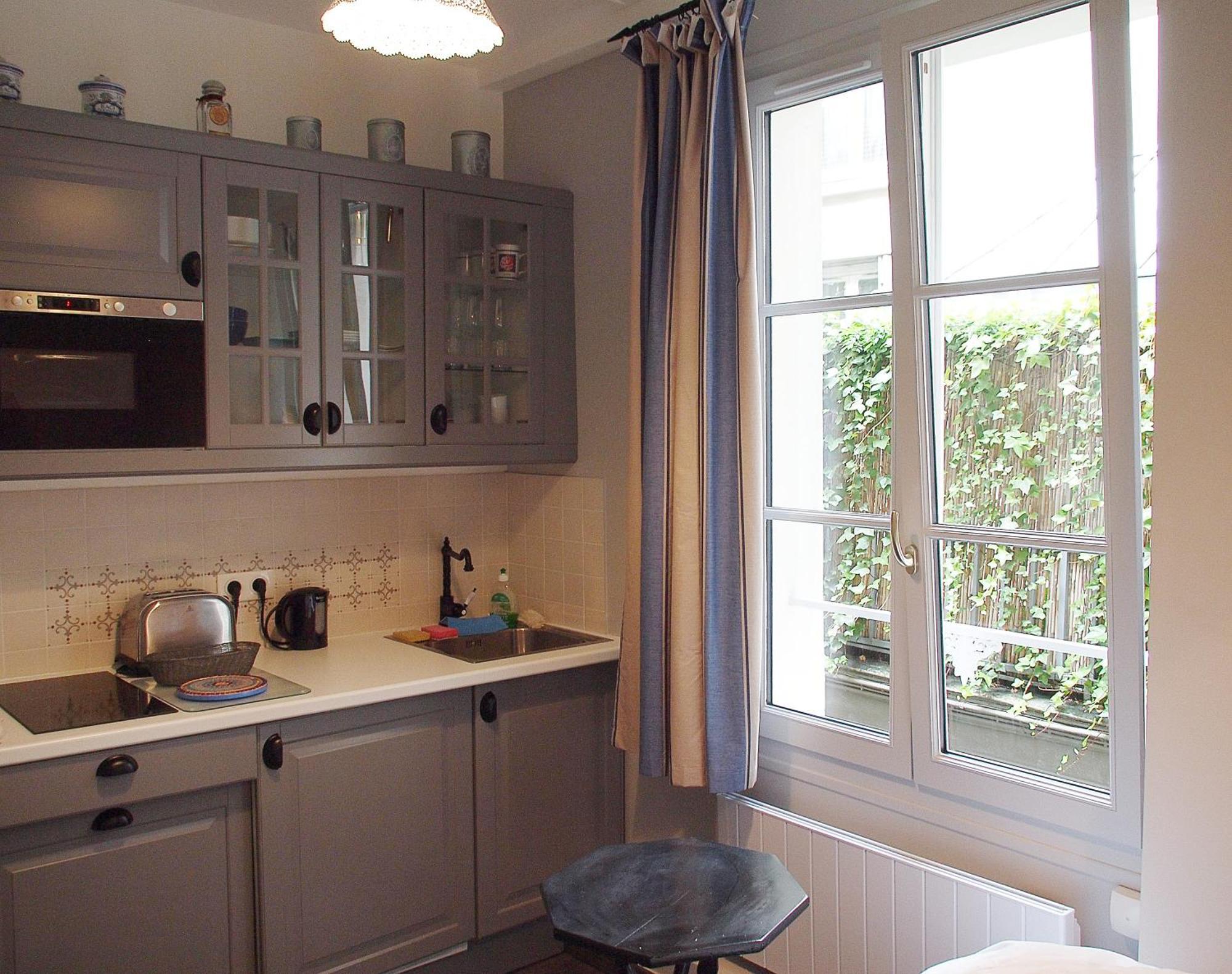 Apartment Petit - Oasis In Marais